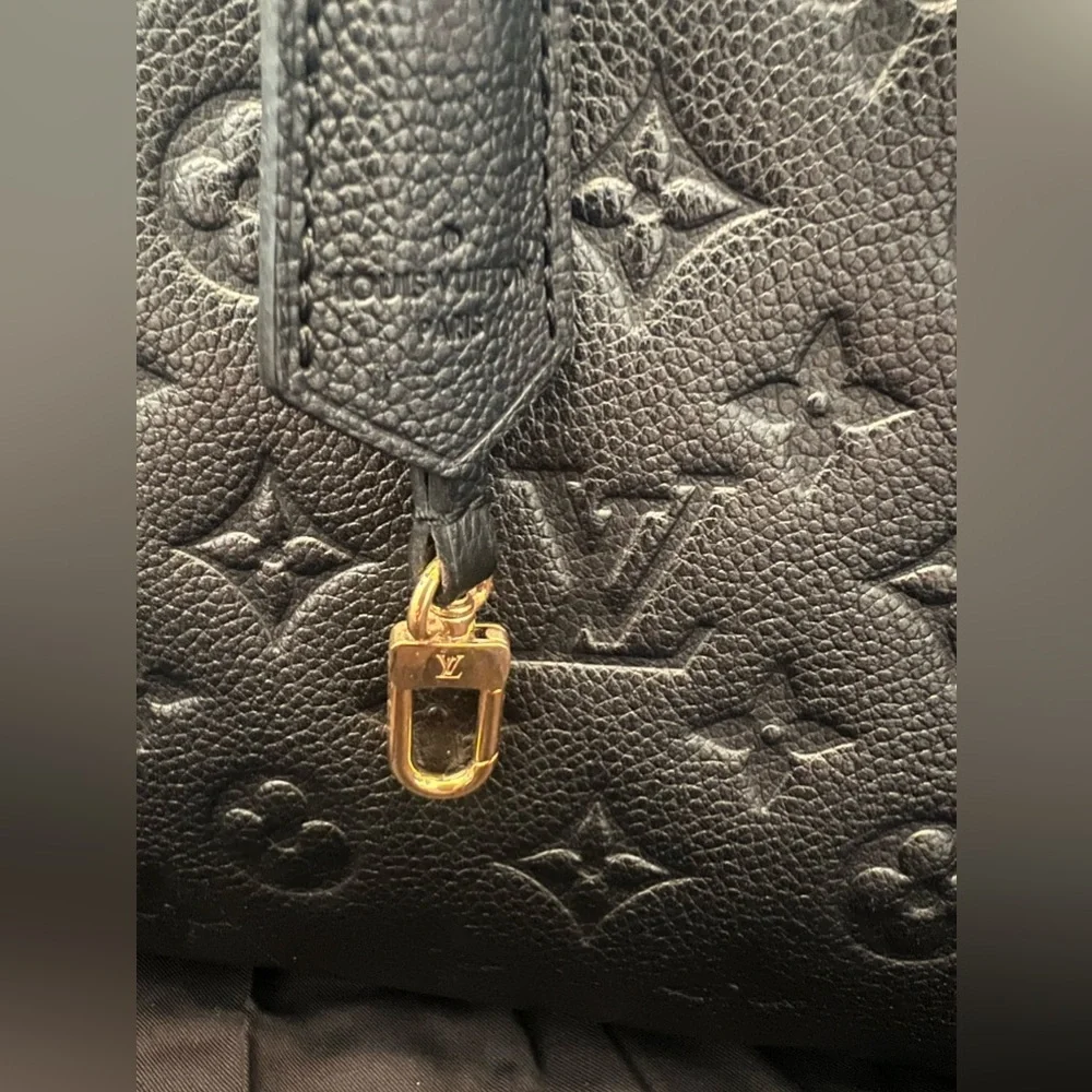 Louis Vuitton Montaigne MM Leather Handbag with Strap - Picture 3 of 14